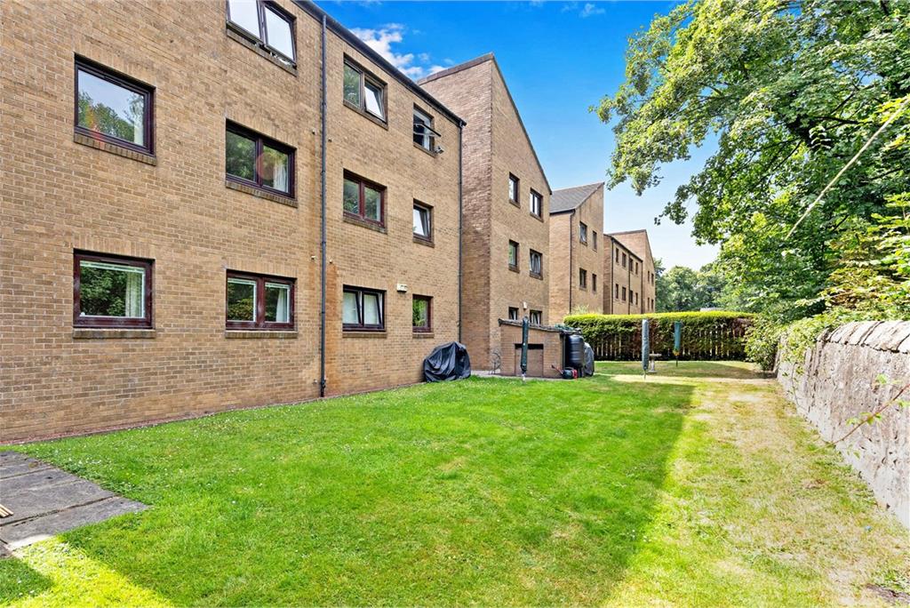 13/2 Clark Place,
Edinburgh,
EH5 3BQ - image 12