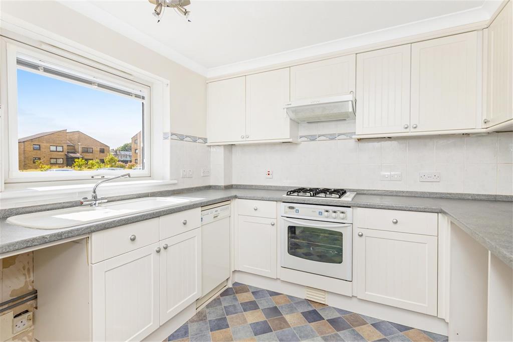 13/2 Clark Place,
Edinburgh,
EH5 3BQ - image 3