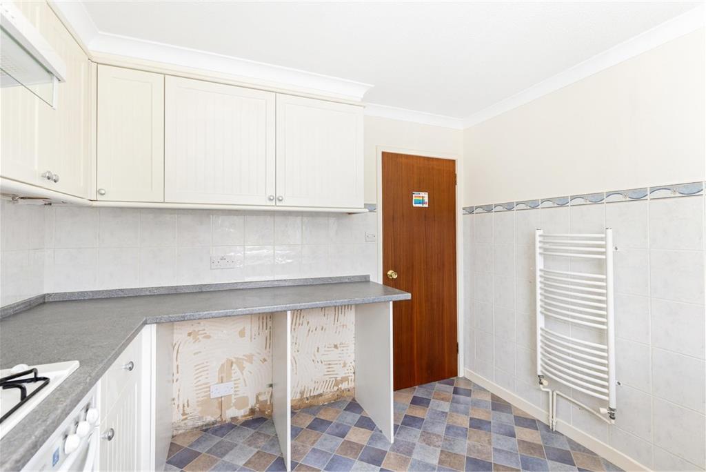 13/2 Clark Place,
Edinburgh,
EH5 3BQ - image 4