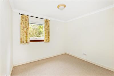 13/2 Clark Place, Edinburgh, EH5 3BQ - image 6