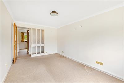 13/2 Clark Place, Edinburgh, EH5 3BQ - image 7