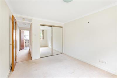 13/2 Clark Place, Edinburgh, EH5 3BQ - image 8