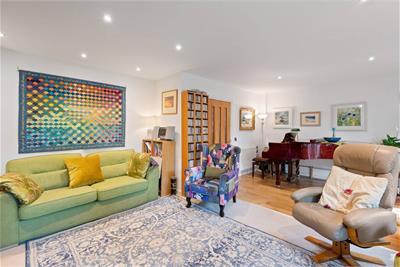 52 Ravenscroft Gardens, , Edinburgh, EH17 8RP - image 1