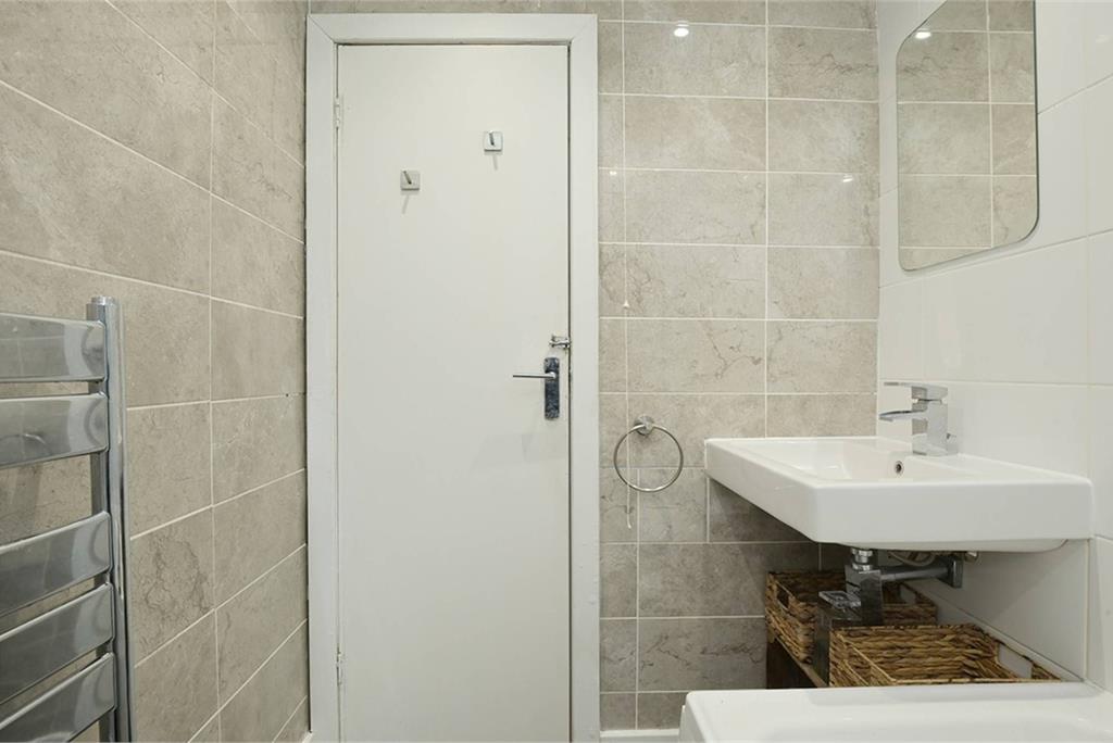 1F1, 17 Hillend Place, Meadowbank, EH8 7AE - image 11