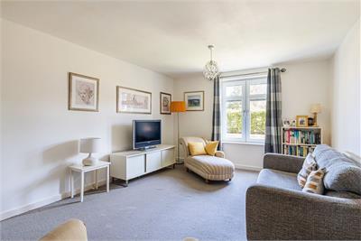 9/3 Cowgill Gardens, Edinburgh, EH16 6FP - image 2