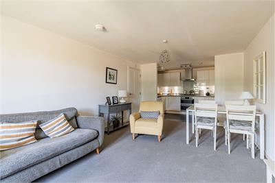 9/3 Cowgill Gardens, Edinburgh, EH16 6FP - image 8