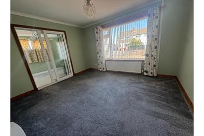 18 Whinny Rig, Heathhall, Dumfries, DG1 3RJ - image 2