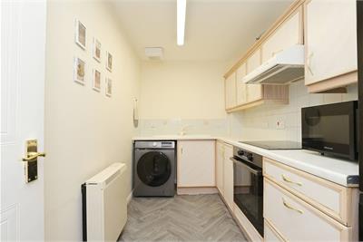 Flat 5, 6 Rodney Place, Cannonmills, EH7 4FR - image 8