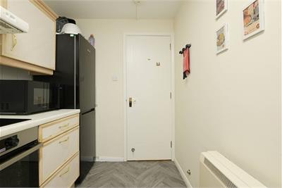 Flat 5, 6 Rodney Place, Cannonmills, EH7 4FR - image 9