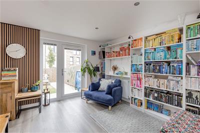 27 Cunningham Square, Portobello, EH15 1BA - image 2