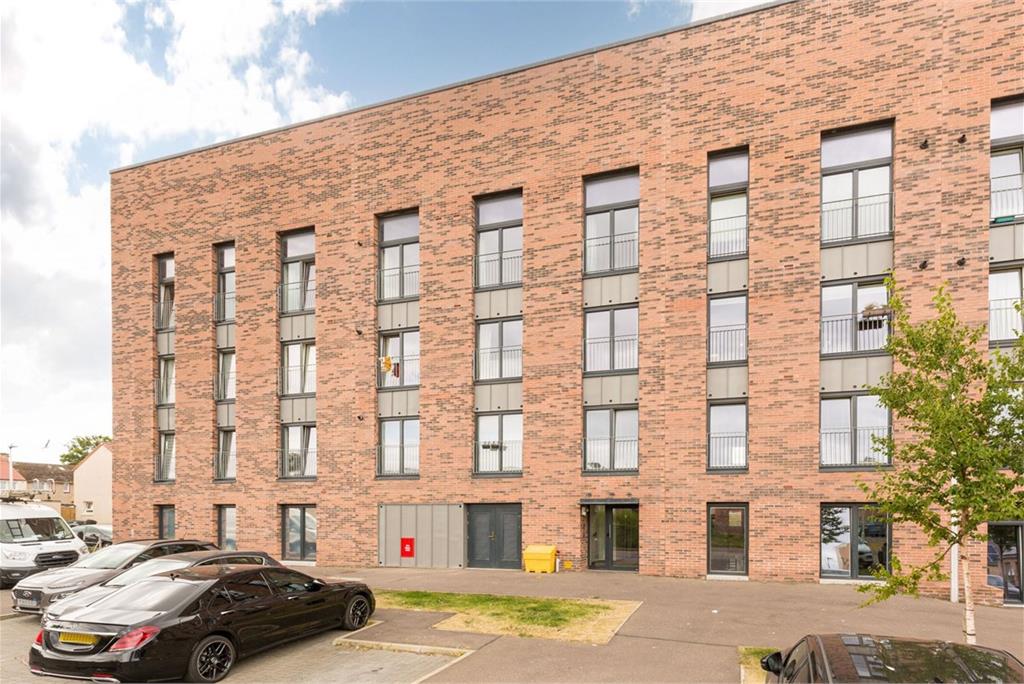 Flat 14, 7 Muirhouse Crescent, Muirhouse, Edinburgh, EH4 4QF - image 1