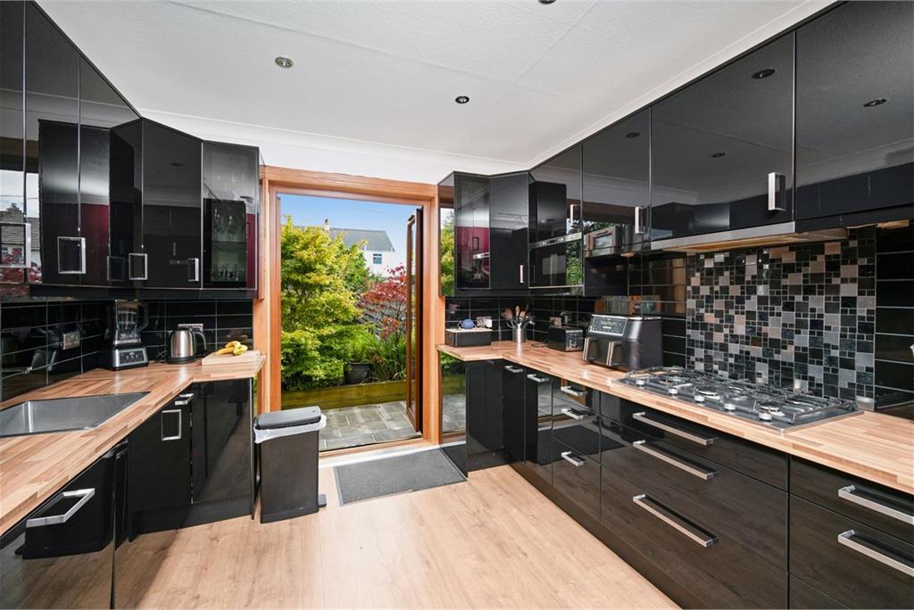 7 Silverknowes Court, Silverknowes, Edinburgh, EH4 5LX - image 2