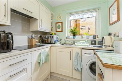 173 (flat 117) Carlyle Court, Comely Bank Road, Edinburgh, EH4 1DH - image 5