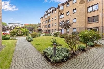 173 (flat 117) Carlyle Court, Comely Bank Road, Edinburgh, EH4 1DH - image 1