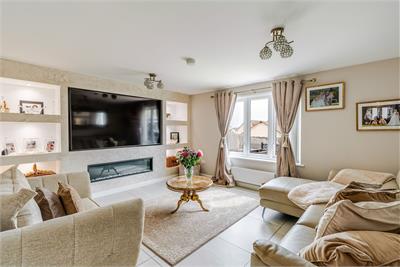 15 Gardyveen Court, Bilston, Roslin, EH25 9AG - image 2