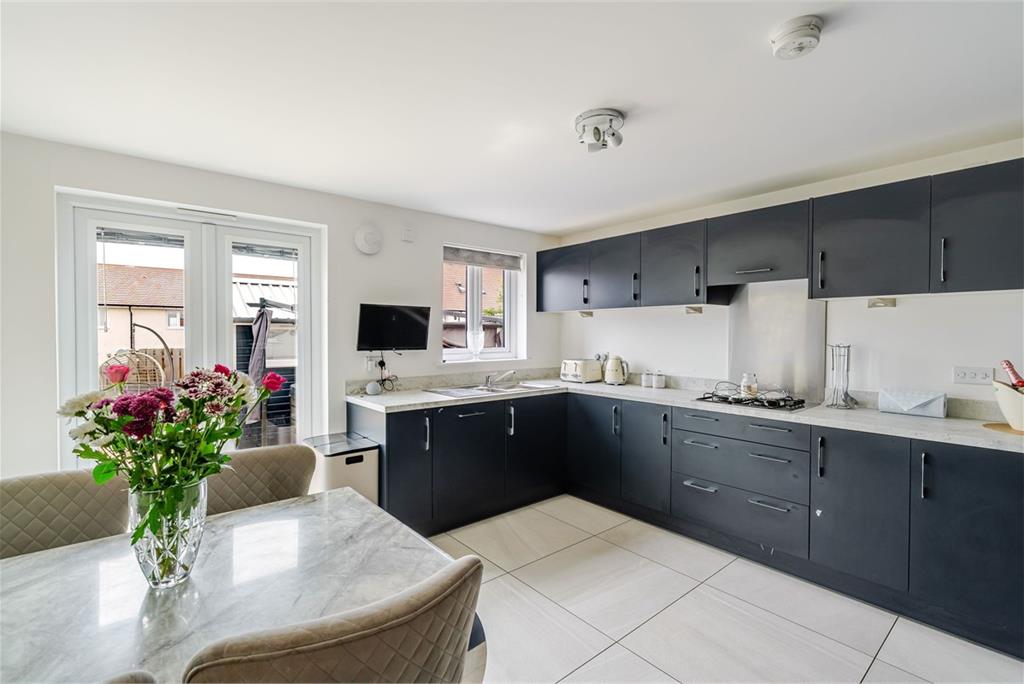 15 Gardyveen Court,
Bilston,
Roslin,
EH25 9AG - image 5