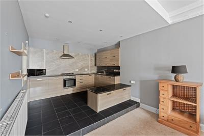 90 High Street, Peebles, EH45 8SW - image 6
