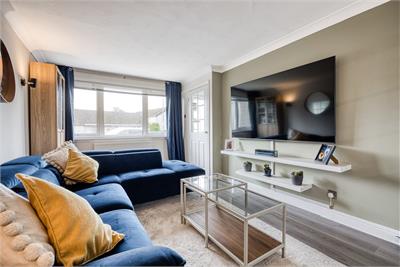 17 Strathyre Place,
Stoneyburn,
Bathgate,
EH47 8BE - image 2