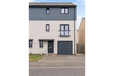 9 Desmoulins Drive, Newton Village, By Danderhall EH22 1GL - image 1