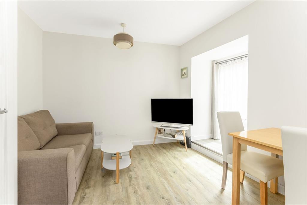 1/7 Chapel Lane, Leith, Edinburgh, EH6 6ST - image 2