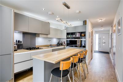 21 Shiel Hall Crescent, Rosewell, EH24 9DD - image 3