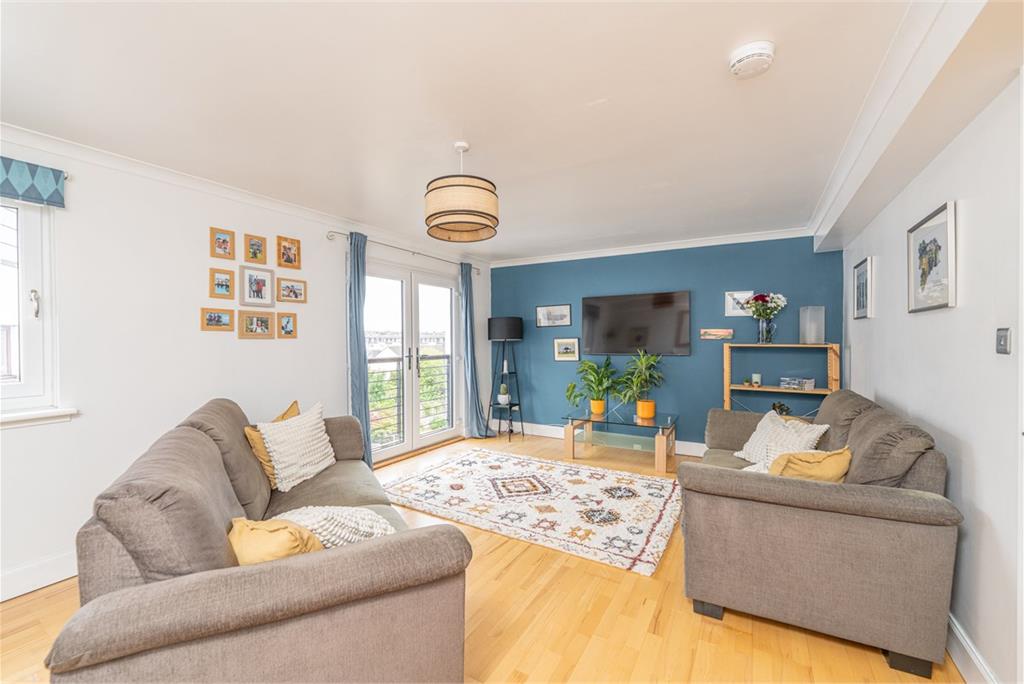 10/7 McDonald Road,
Edinburgh,
EH7 4LZ - image 2