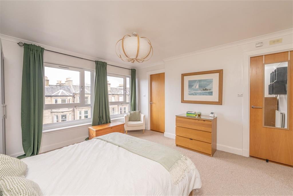 10/7 McDonald Road,
Edinburgh,
EH7 4LZ - image 14