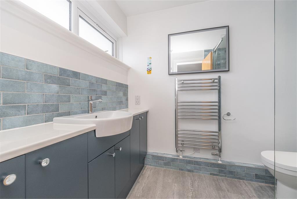 10/7 McDonald Road,
Edinburgh,
EH7 4LZ - image 16