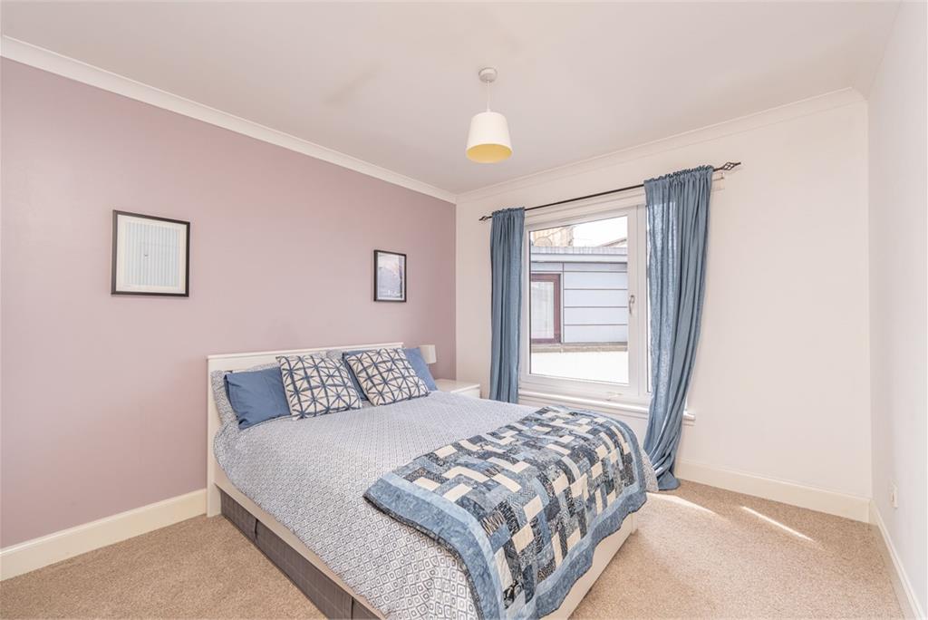 10/7 McDonald Road,
Edinburgh,
EH7 4LZ - image 18
