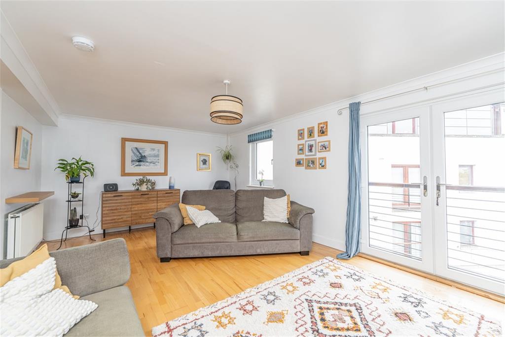 10/7 McDonald Road,
Edinburgh,
EH7 4LZ - image 3