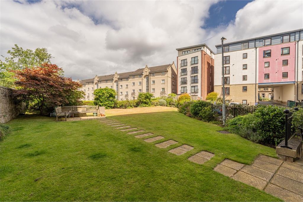 10/7 McDonald Road,
Edinburgh,
EH7 4LZ - image 25