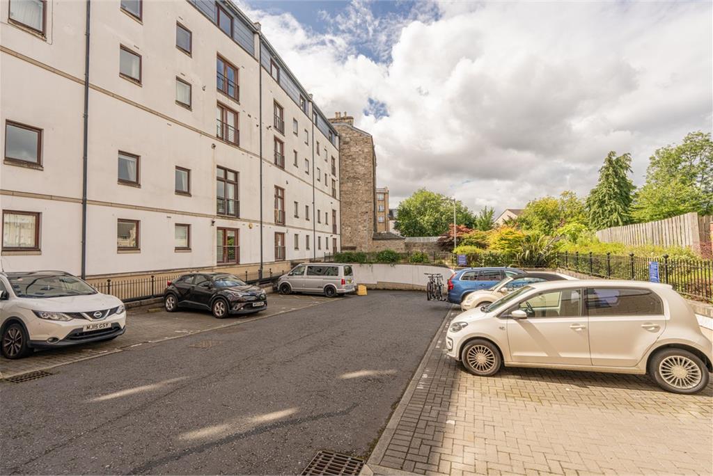 10/7 McDonald Road,
Edinburgh,
EH7 4LZ - image 26