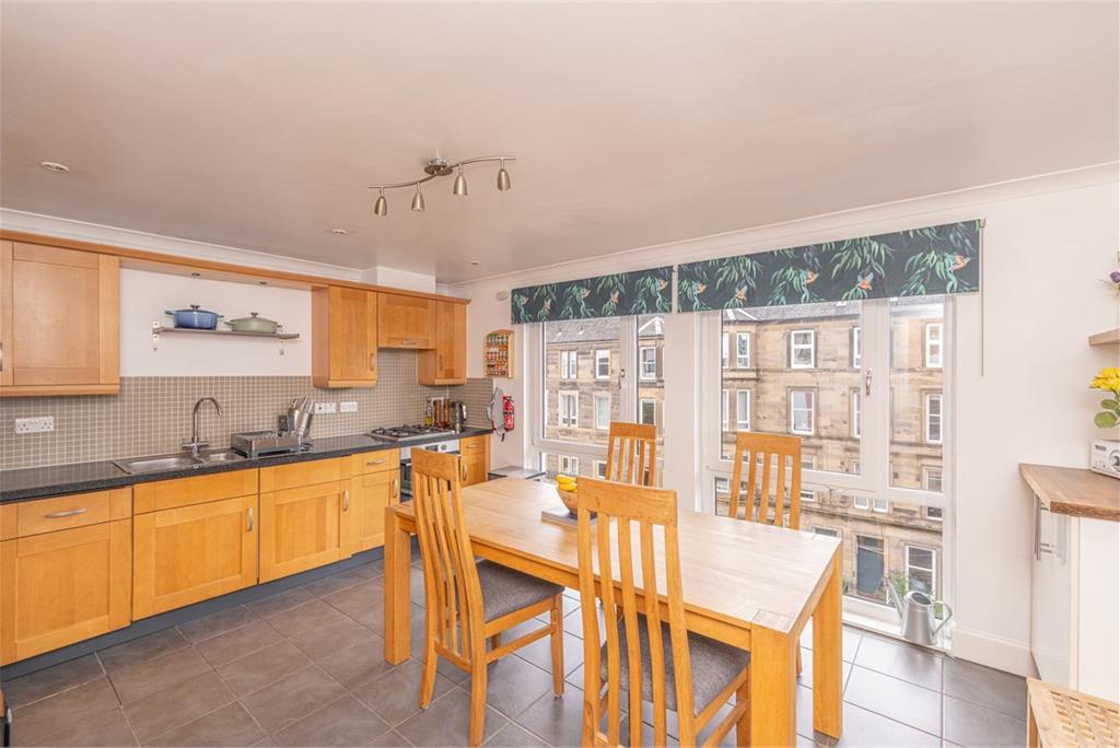 10/7 McDonald Road,
Edinburgh,
EH7 4LZ - image 5