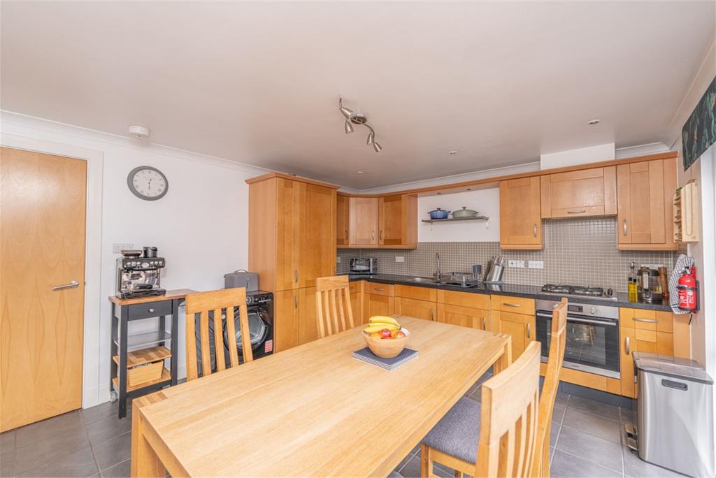 10/7 McDonald Road,
Edinburgh,
EH7 4LZ - image 6