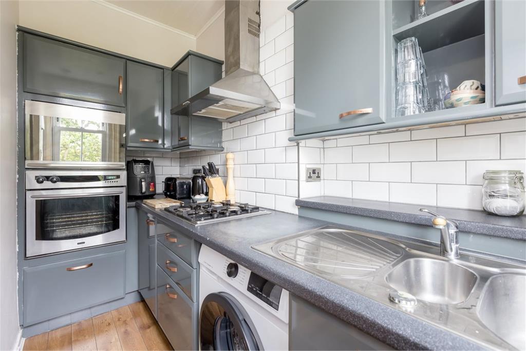 24/2 Windsor Place, Portobello, EH15 2AE - image 8