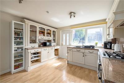 29 Bughtlin Park, East Craigs, Edinburgh, EH12 8UR - image 6