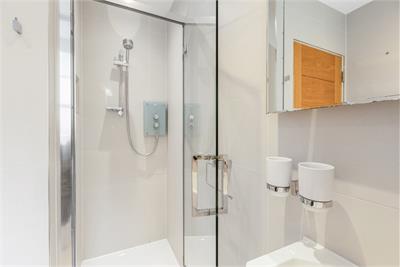 1/2 Jackson's Close, 209 High Street, Edinburgh, EH1 1PZ - image 12