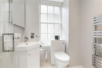 1/2 Jackson's Close, 209 High Street, Edinburgh, EH1 1PZ - image 13