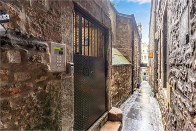 1/2 Jackson's Close, 209 High Street, Edinburgh, EH1 1PZ - image 17