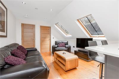1/2 Jackson's Close, 209 High Street, Edinburgh, EH1 1PZ - image 3