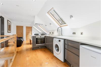 1/2 Jackson's Close, 209 High Street, Edinburgh, EH1 1PZ - image 6