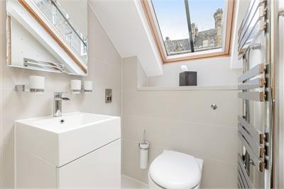 1/2 Jackson's Close, 209 High Street, Edinburgh, EH1 1PZ - image 7