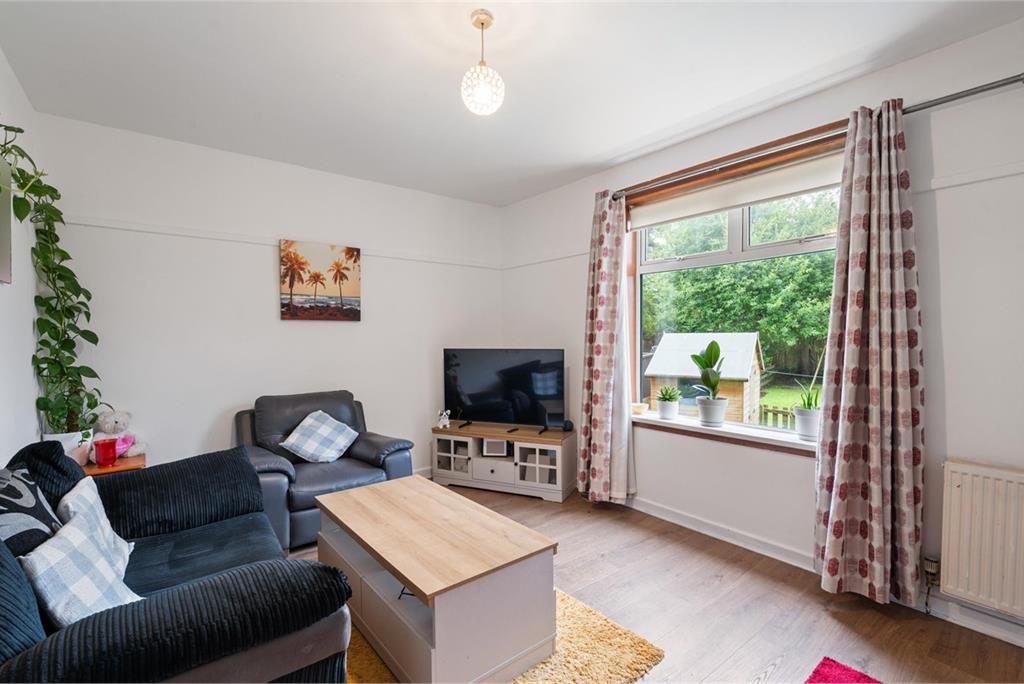87 Carrick Knowe Avenue,
Edinburgh,
EH12 7DE - image 2