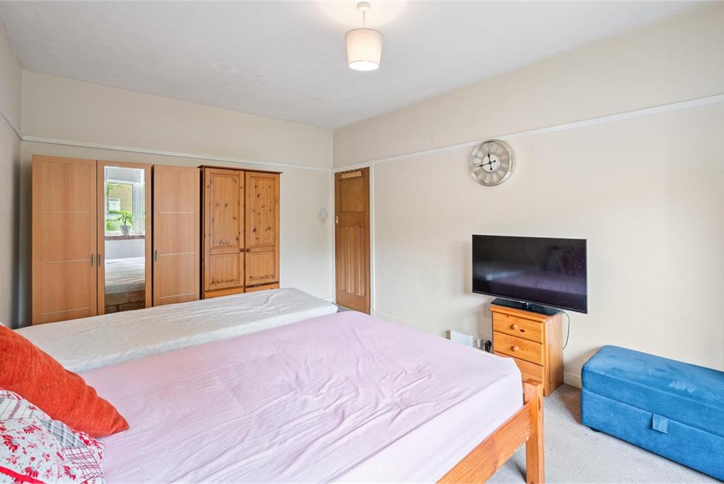 87 Carrick Knowe Avenue,
Edinburgh,
EH12 7DE - image 11