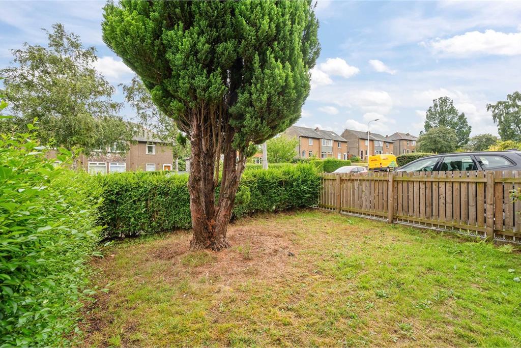 87 Carrick Knowe Avenue,
Edinburgh,
EH12 7DE - image 24
