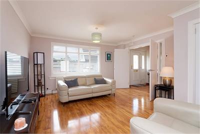 9 Kirktoun Gardens, , Tillicoultry, FK13 6PG - image 2