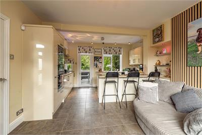10 Glenfield Crescent, Galashiels, TD1 2AR - image 9