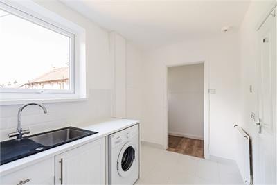3 Drum Brae Drive, Edinburgh, EH4 7BY - image 7
