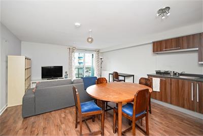9/4 Hawkhill Close, Leith, Edinburgh, EH7 6FG - image 2