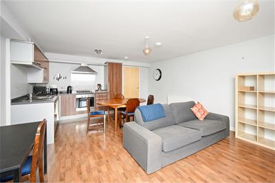 9/4 Hawkhill Close, Leith, Edinburgh, EH7 6FG - image 4
